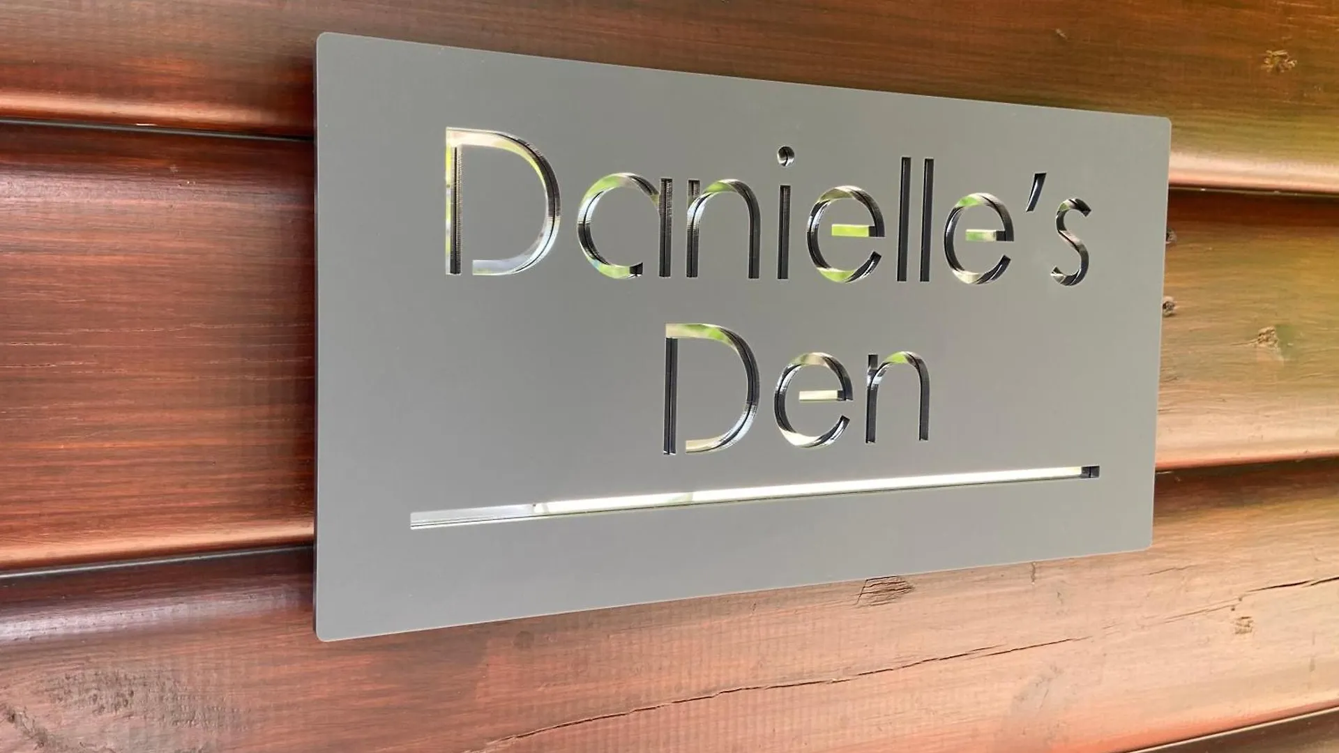 Danielle'S Den Apartment Doncaster