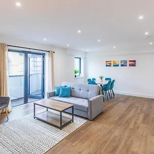 2 Bed 2 Bath Near College, Beach, Hospital - Long Offers , Brighton United Kingdom